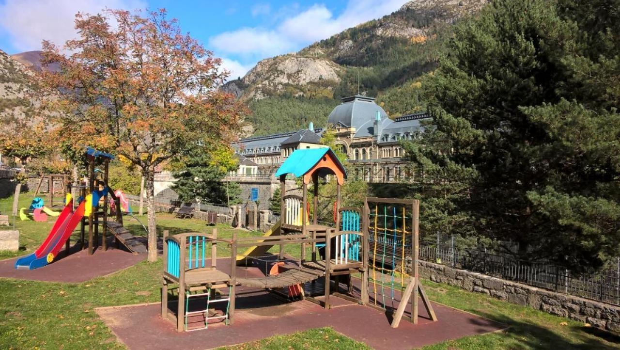 Acogedor Y Calido Apartamento Con Vistas A La Montana Canfranc Extérieur photo